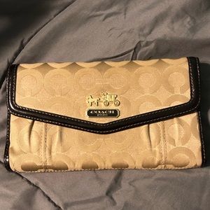 COACH Wallet- Authentic- great condition